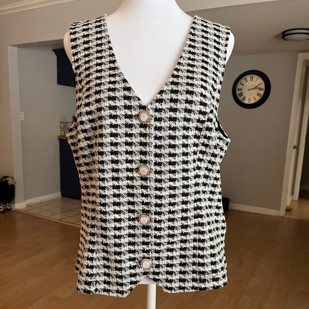 Black and White Houndstooth Women's Top